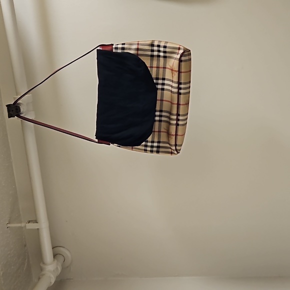 Burberry Bag - Picture 7 of 7